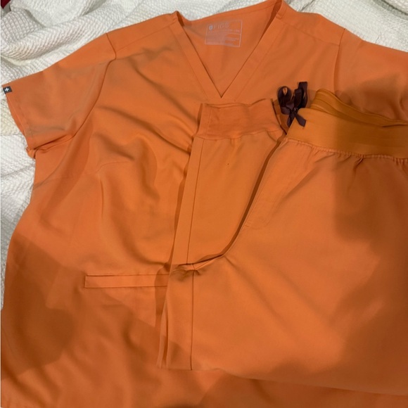 Figs Scrub Set - Picture 1 of 3